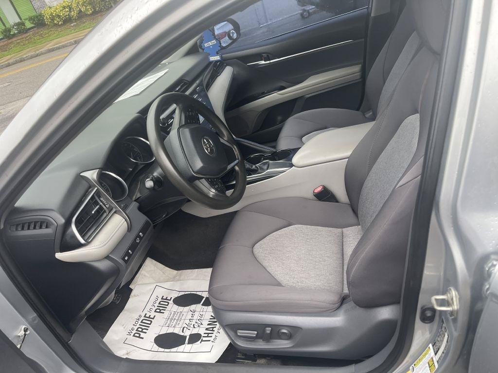 Used 2019 Toyota Camry LE FWD image 6