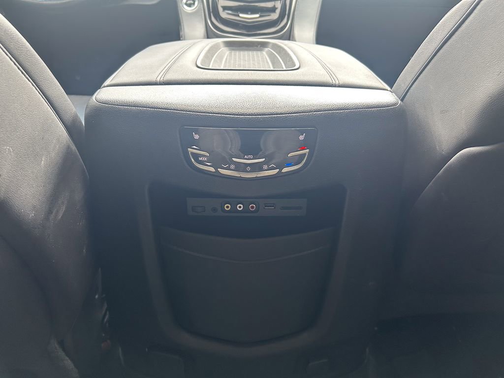 Used 2015 Cadillac Escalade Premium image 34