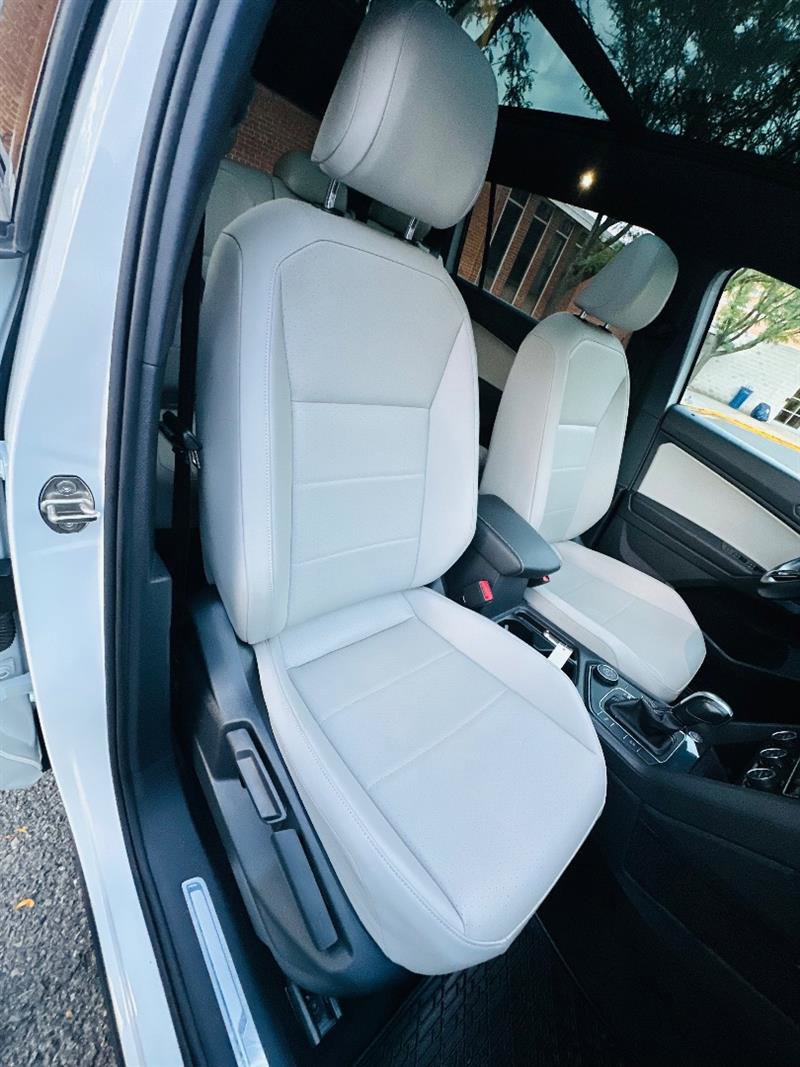 Used 2021 Volkswagen Tiguan SE R-Line image 31