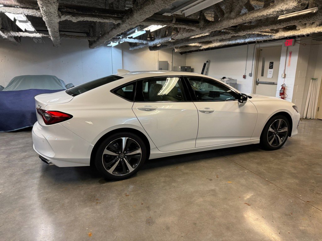 Certified 2025 Acura TLX w/ Technology Package image 15