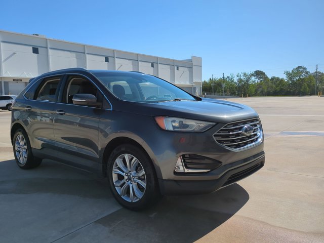 Used 2019 Ford Edge Titanium FWD image 3