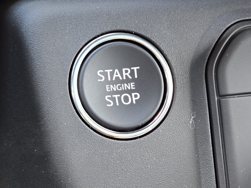 New 2026 Land Rover Defender 130 X-Dynamic SE AWD/4WD image 13