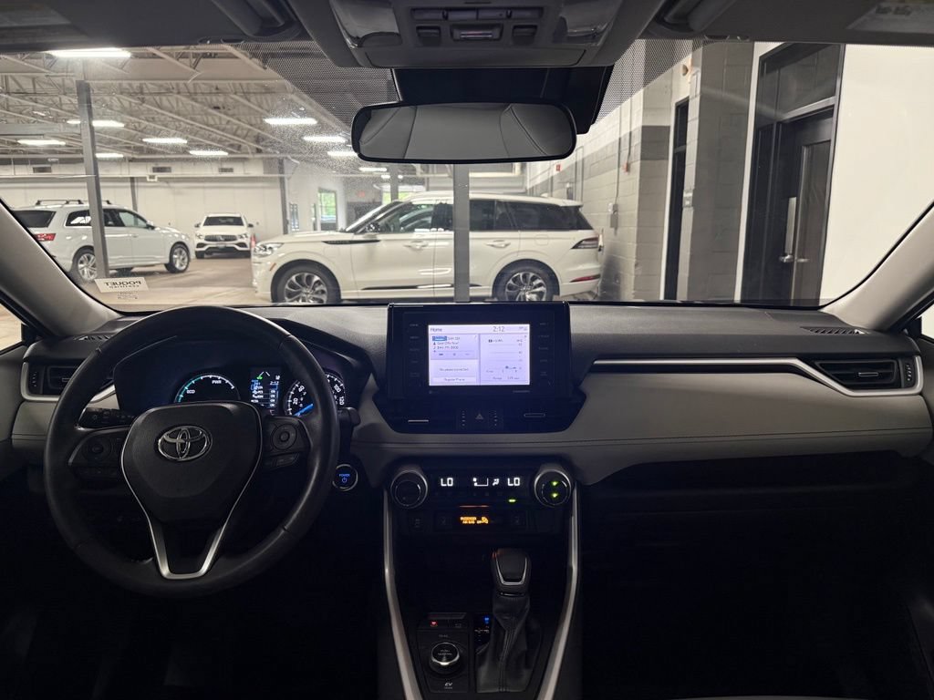 Used 2021 Toyota RAV4 XLE Premium AWD/4WD image 8
