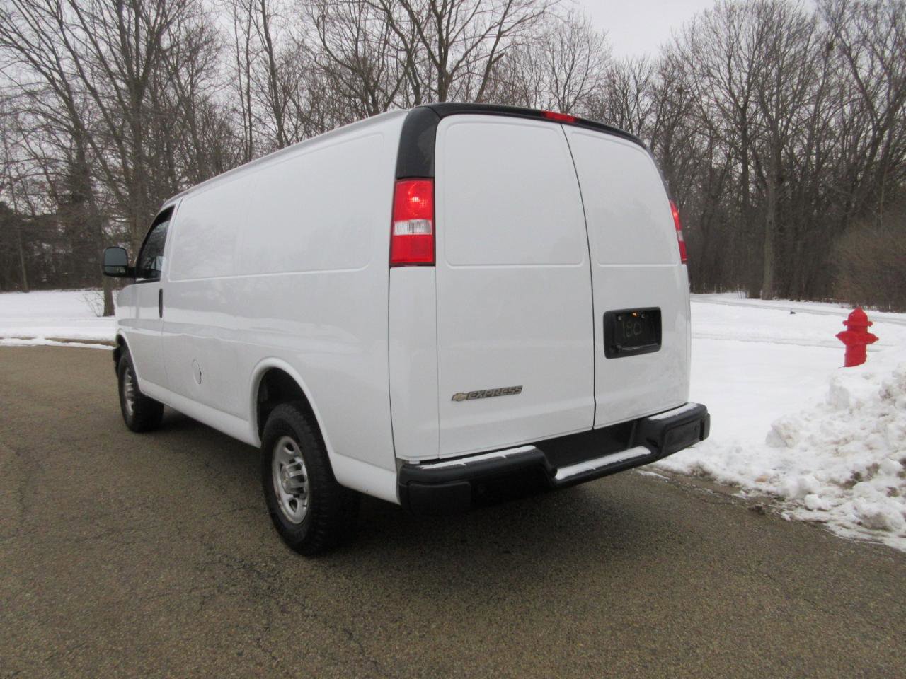 Used 2021 Chevrolet Express 2500 w/ Driver Convenience Package image 22