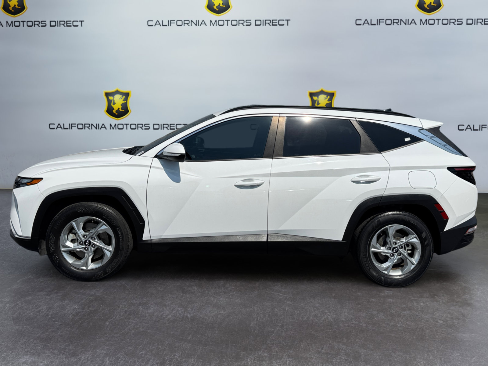Used 2023 Hyundai Tucson SEL FWD image 2