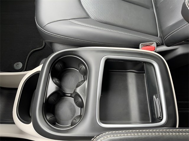 Used 2024 Chrysler Pacifica Touring-L image 49