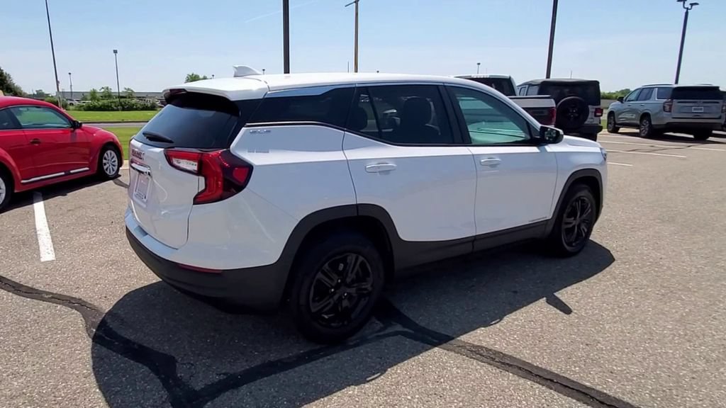 Used 2023 GMC Terrain SLE FWD image 8