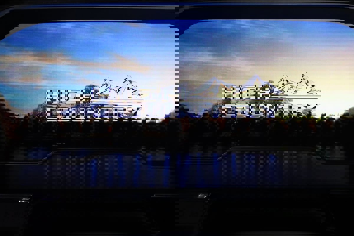 Used 2025 Chevrolet Silverado 2500 High Country w/ Technology Package image 19