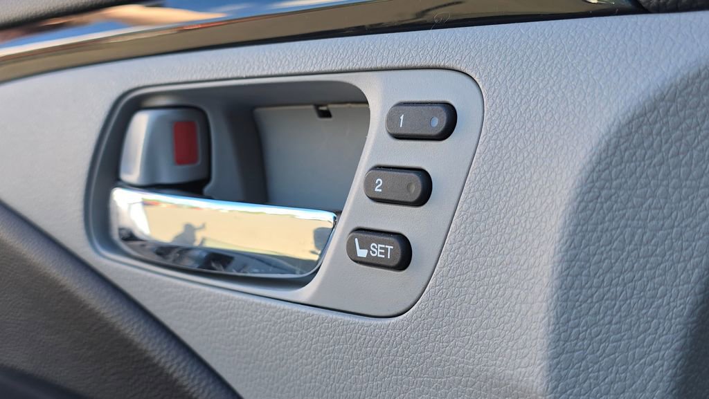 Used 2017 Honda Pilot Elite image 64