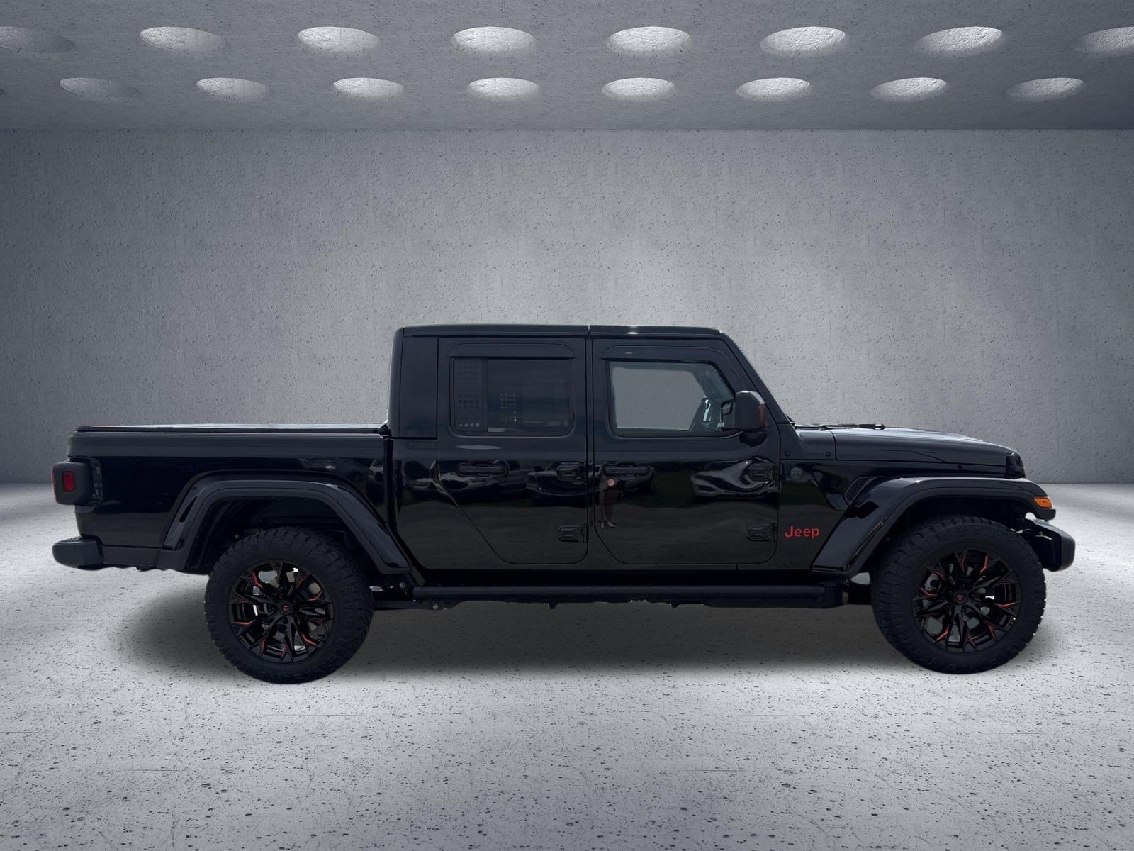 Used 2026 Jeep Gladiator Sport AWD/4WD image 4
