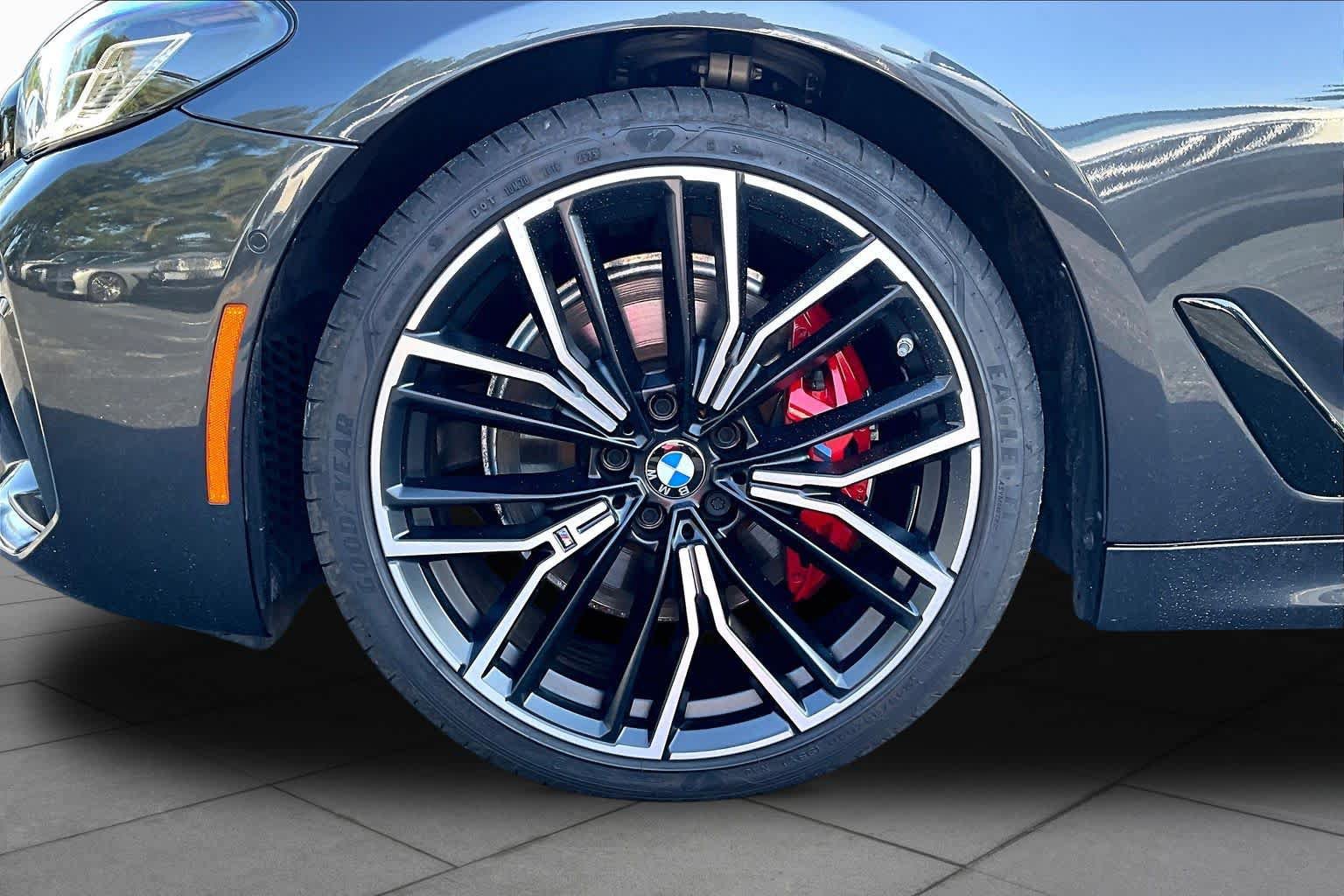 Used 2023 BMW 530i w/ M Sport Package RWD image 11