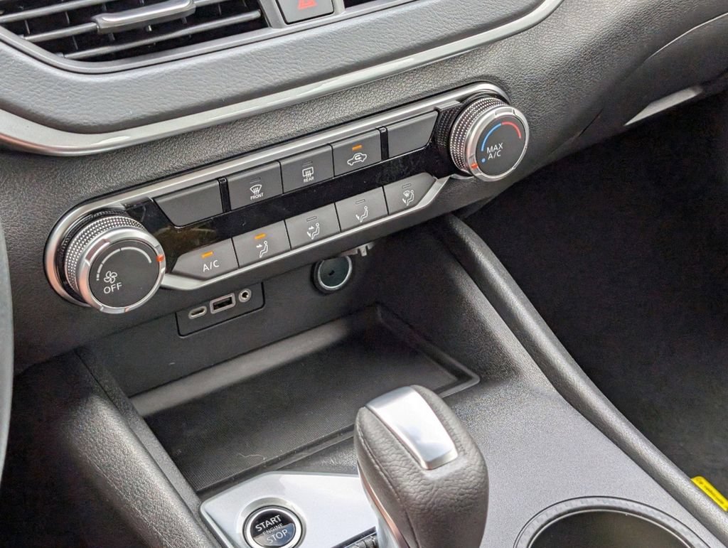 Used 2025 Nissan Altima 2.5 S FWD image 23