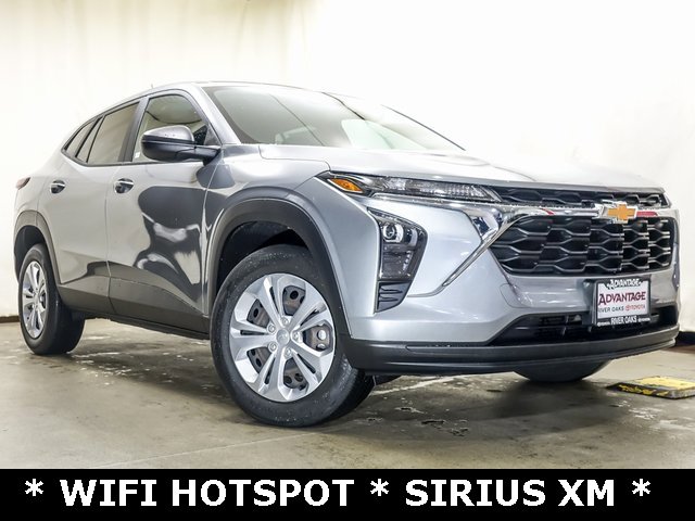 Used 2024 Chevrolet Trax LS w/ Driver Confidence Package image 2