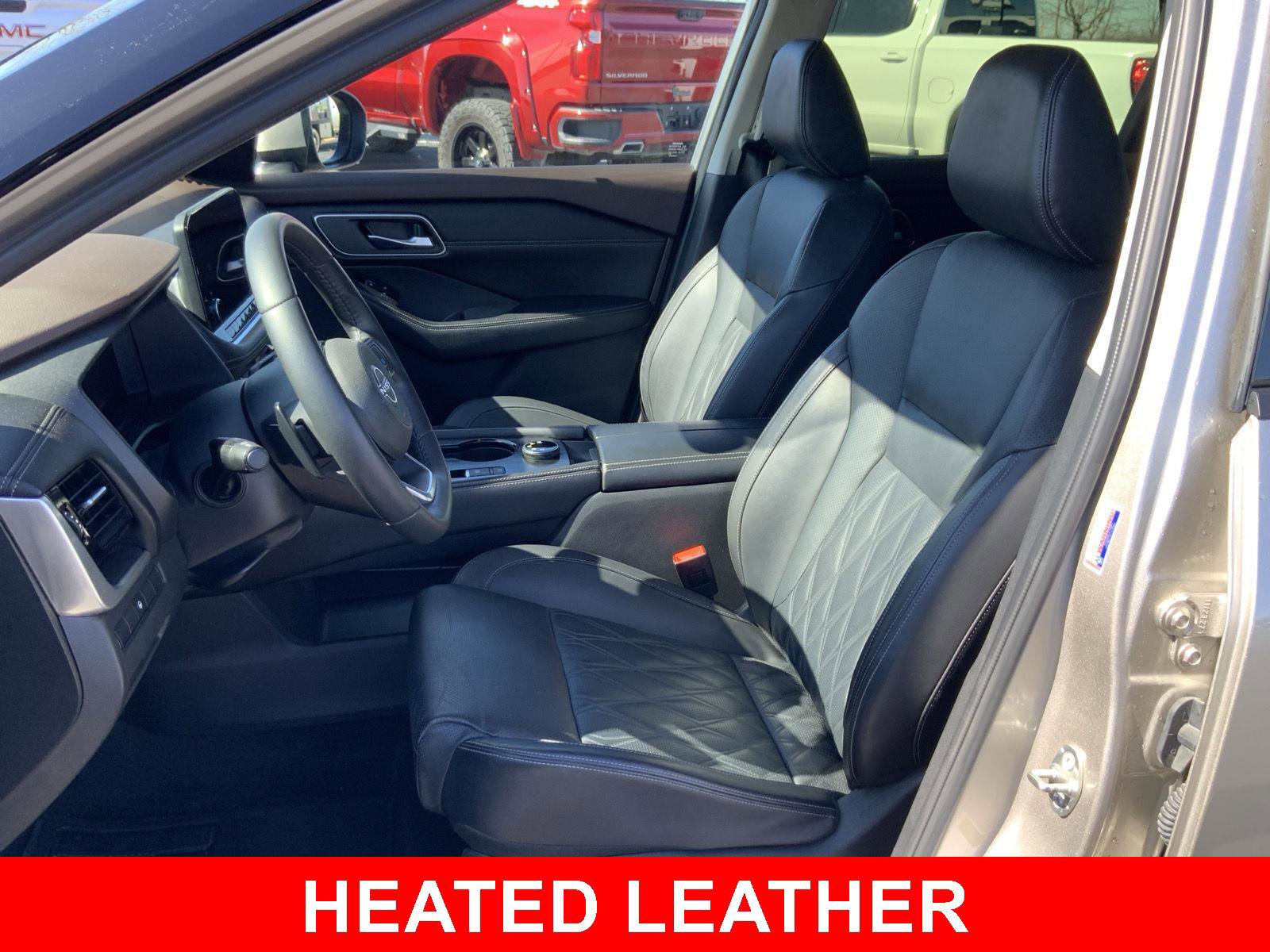 Used 2023 Nissan Rogue Platinum image 5