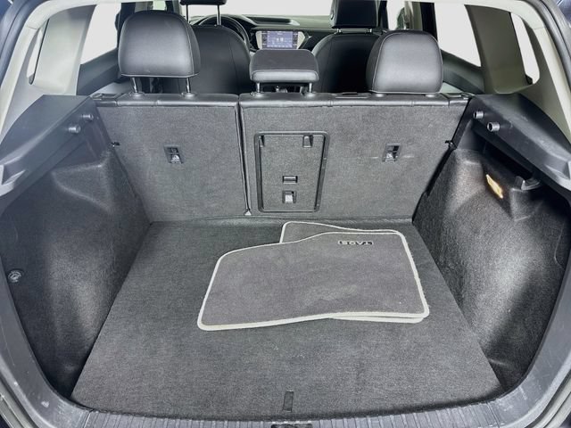 Certified 2023 Volkswagen Taos SEL AWD/4WD image 30