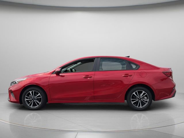 Used 2024 Kia Forte LXS w/ LXS Technology Package FWD image 3