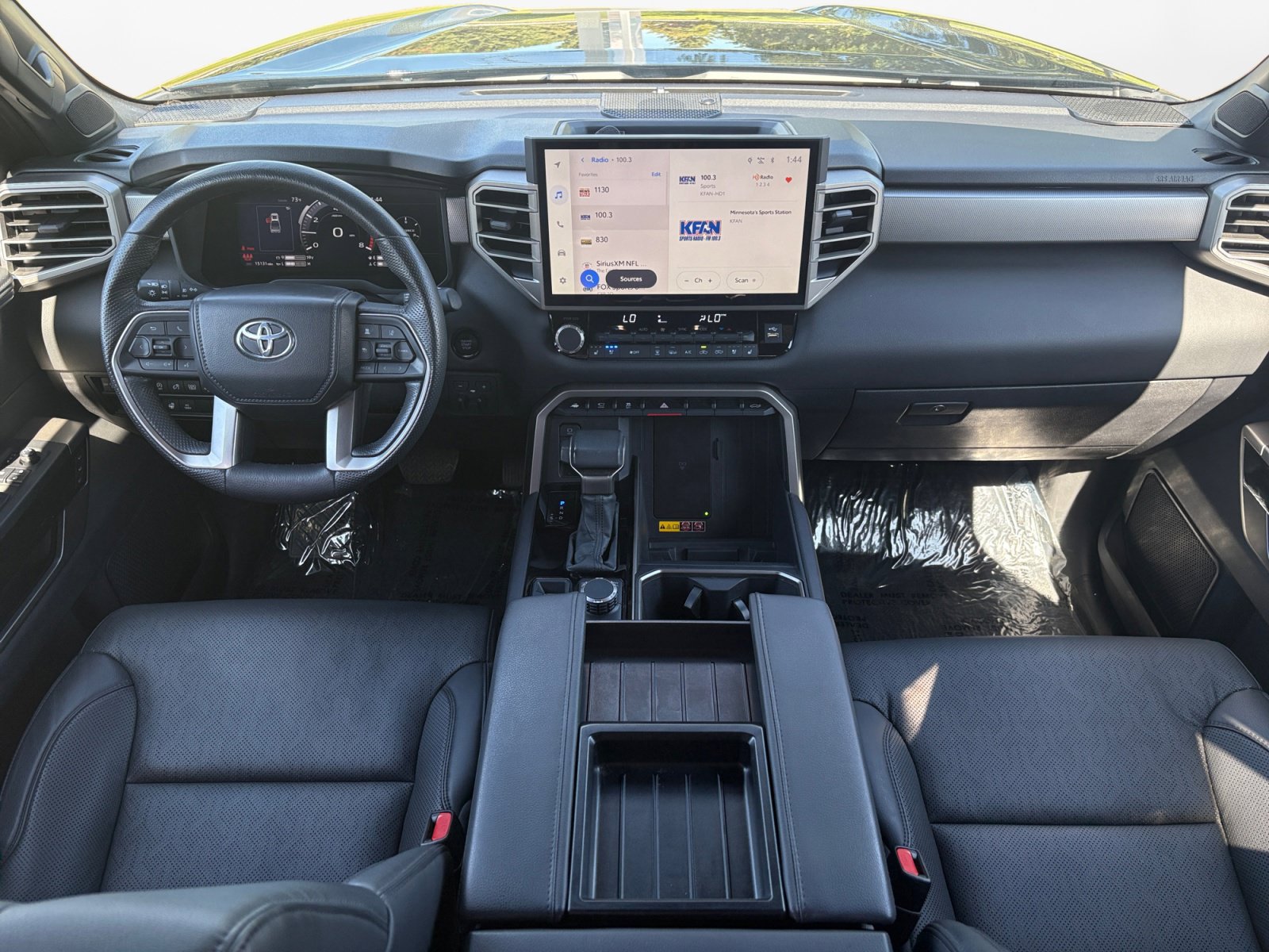 Used 2025 Toyota Tundra Limited AWD/4WD image 15