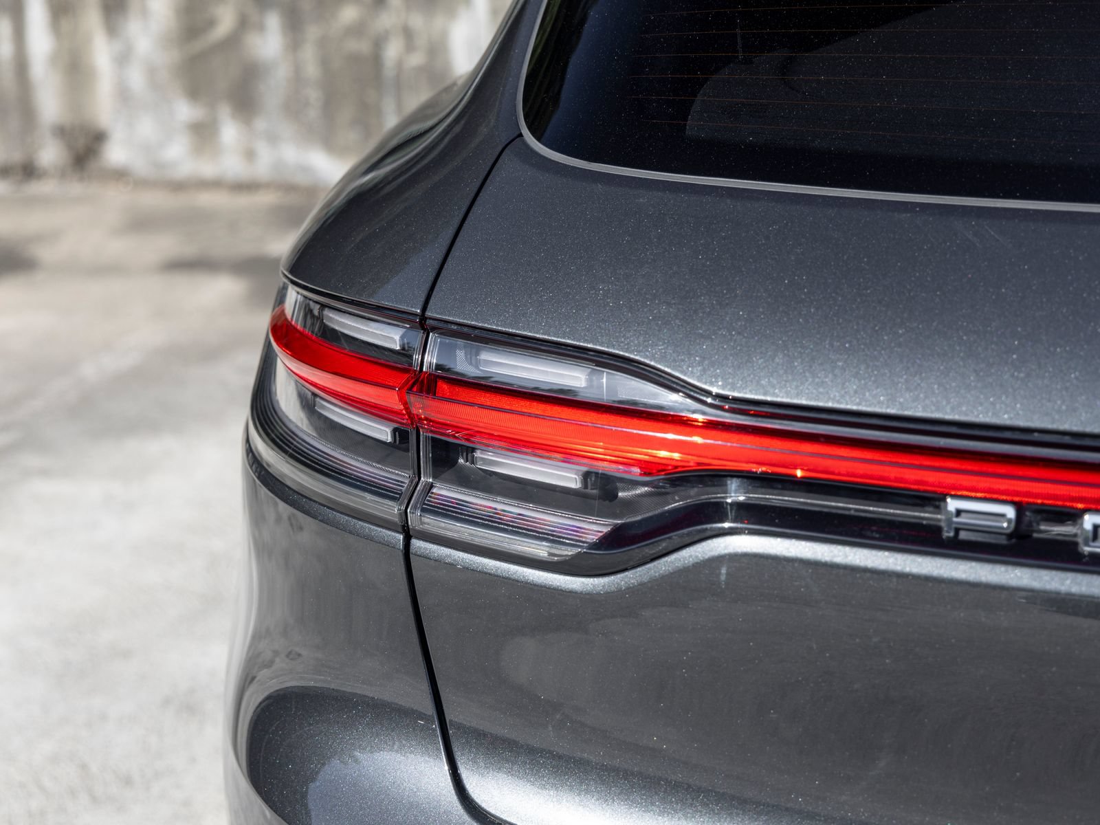 Certified 2023 Porsche Macan AWD/4WD image 18