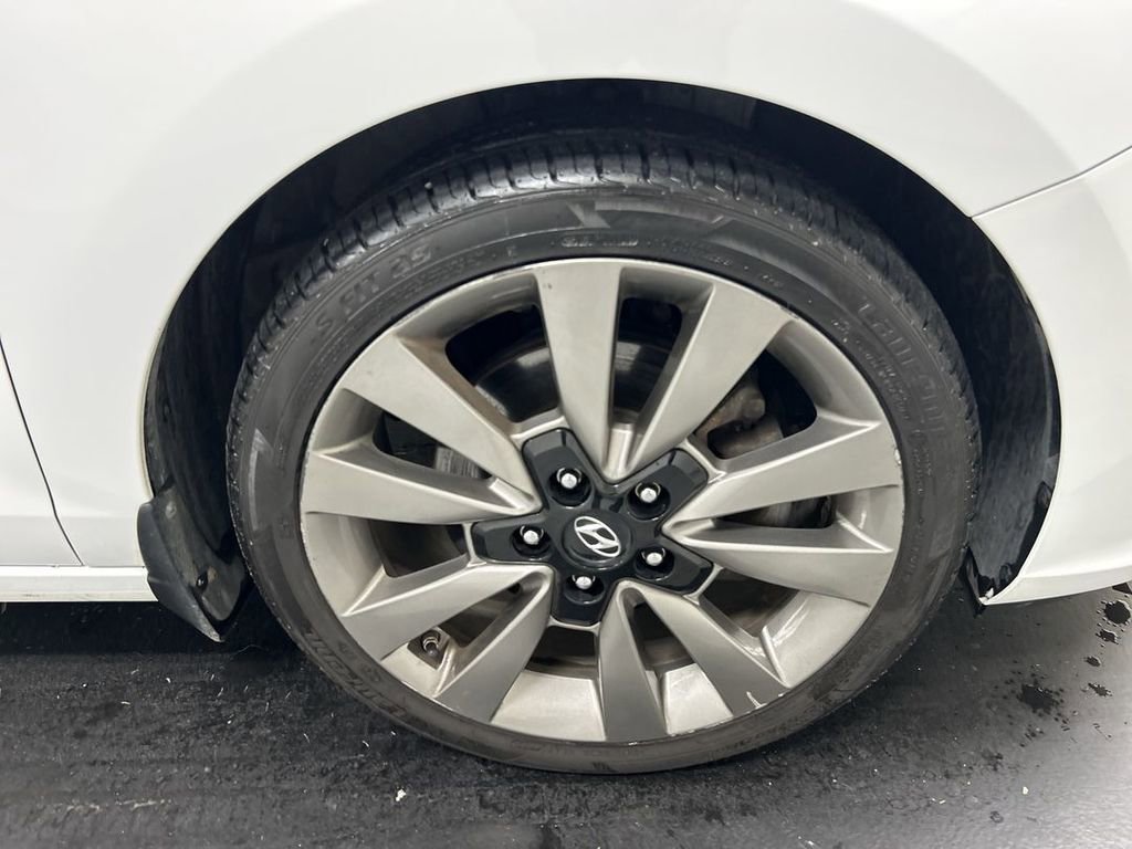 Used 2018 Hyundai Elantra GT Sport FWD image 8
