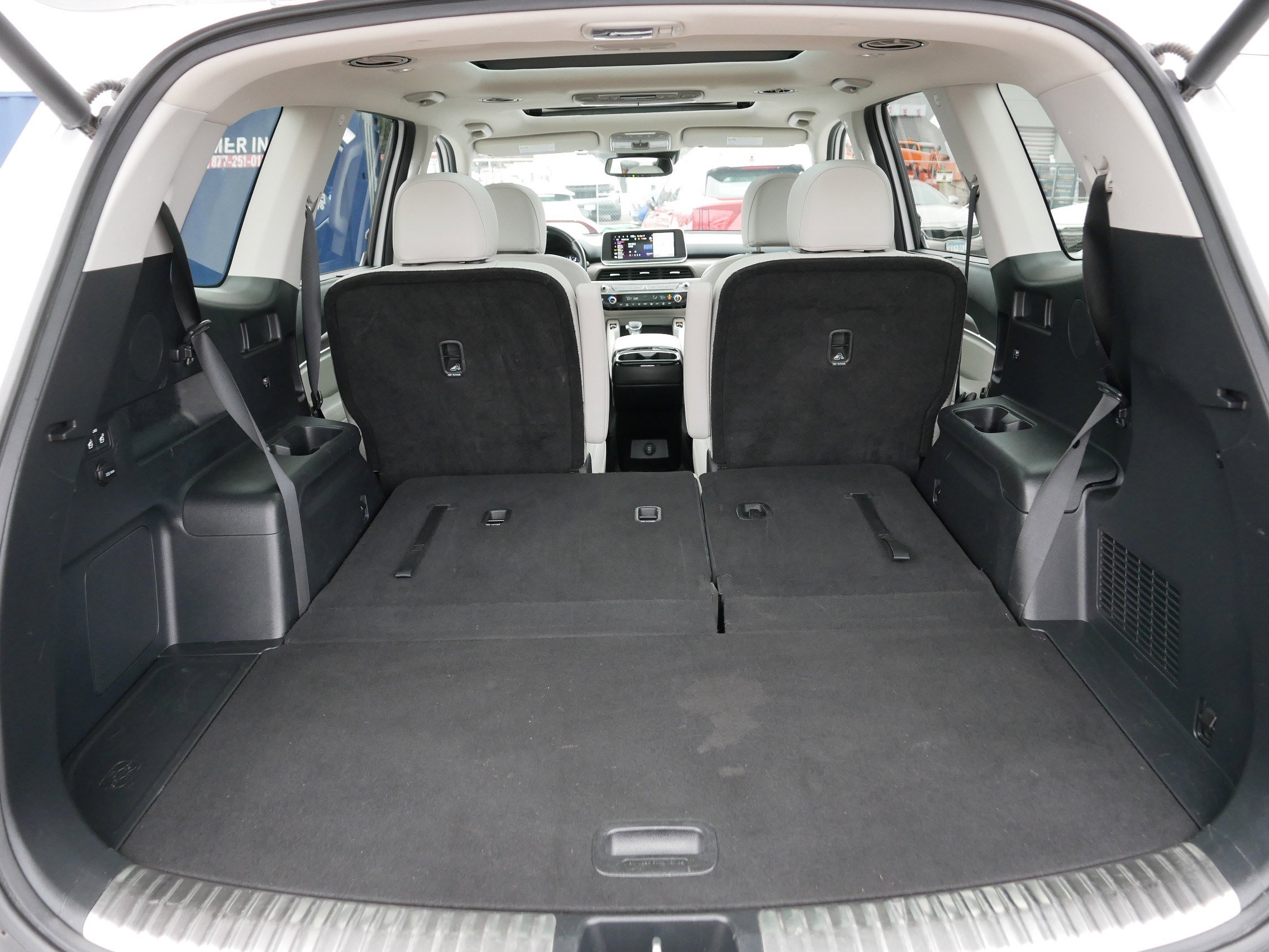 Certified 2022 Kia Telluride SX w/ Towing Package AWD/4WD image 18