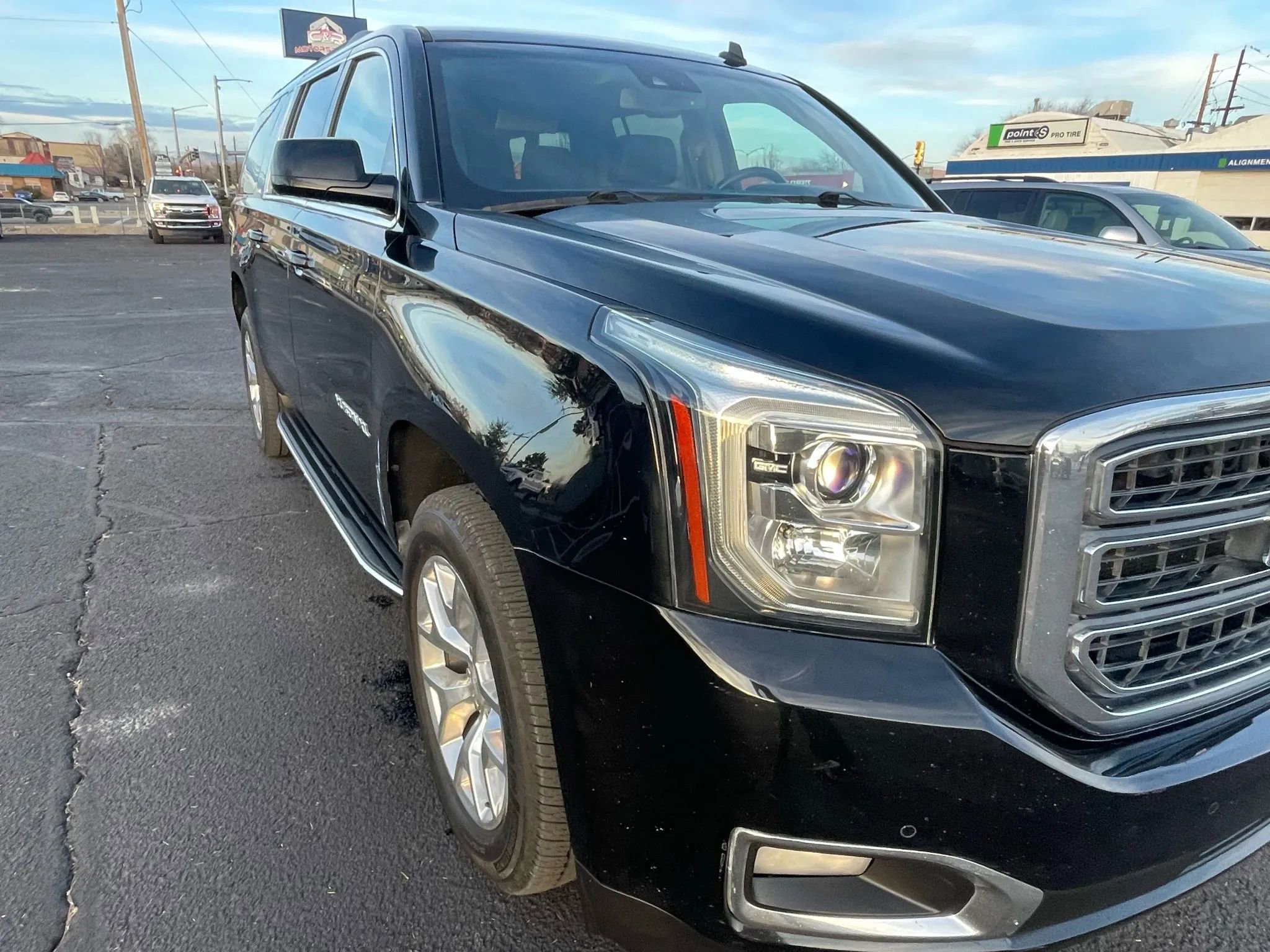 Used 2015 GMC Yukon XL SLT w/ Open Road Package image 4
