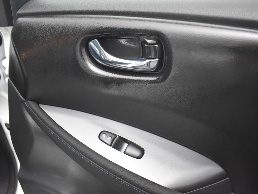 Used 2024 Nissan Leaf S image 24