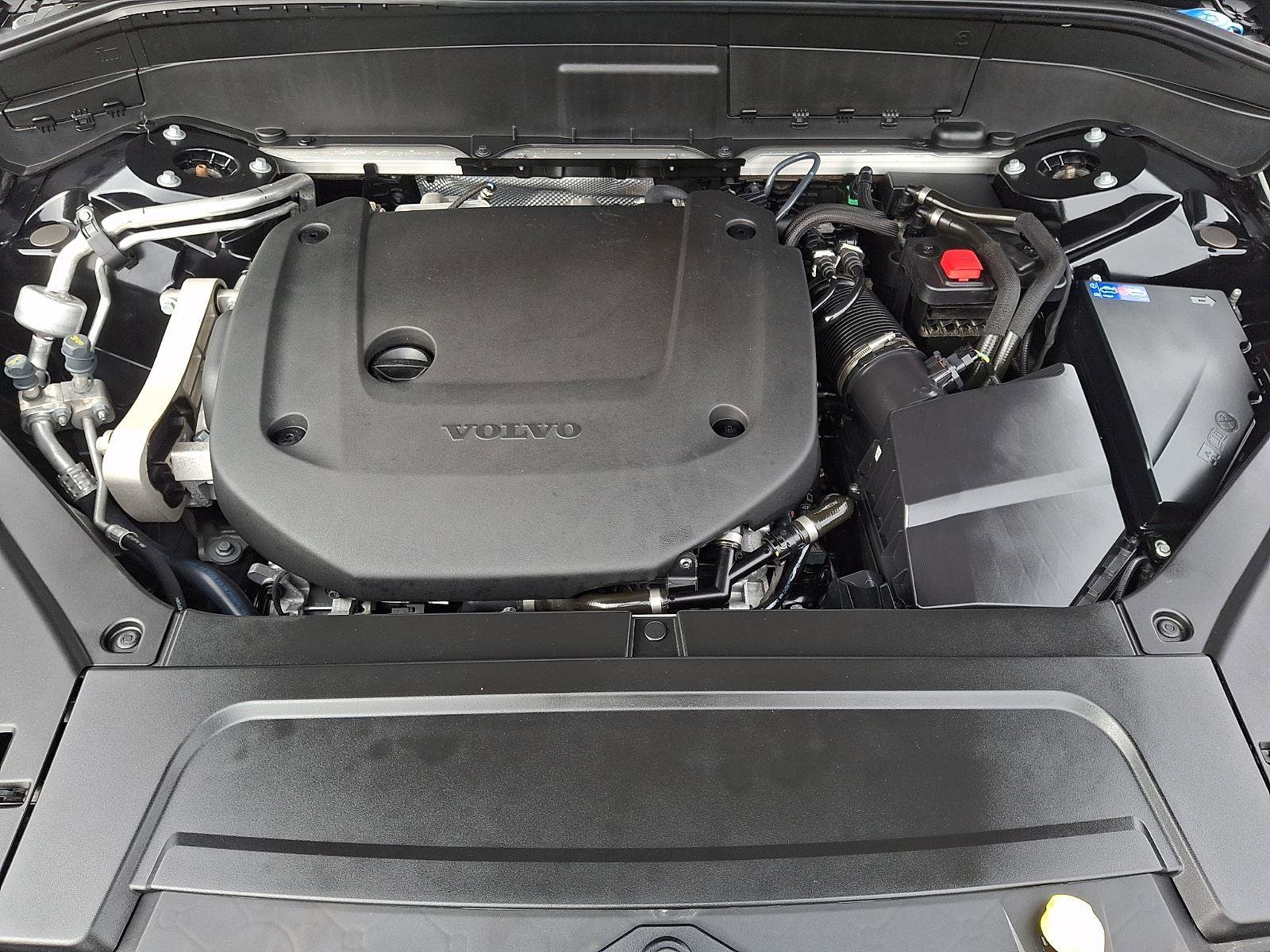 Certified 2025 Volvo XC90 B6 Plus image 29