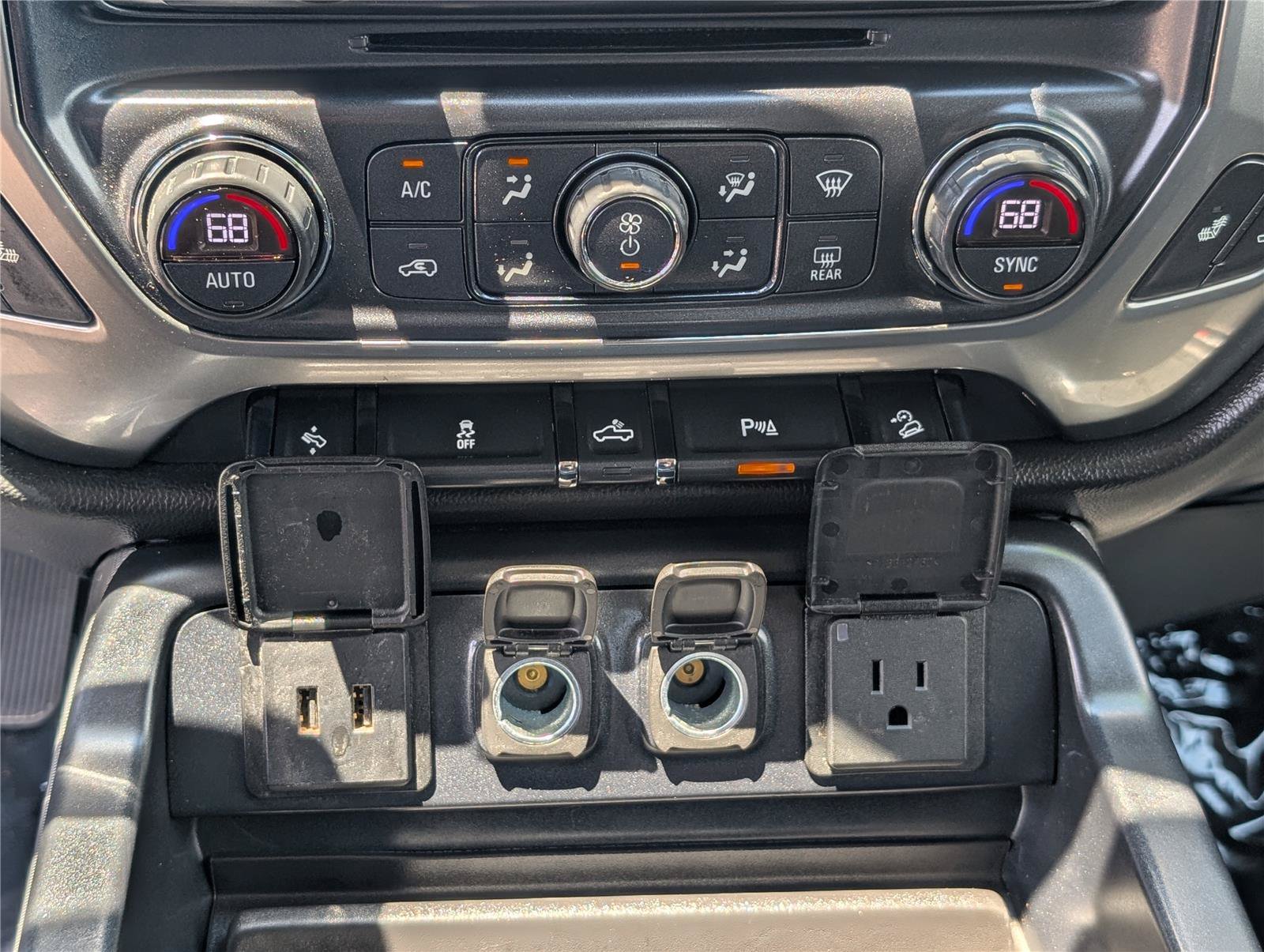 Used 2018 Chevrolet Silverado 2500 LT w/ All Star Edition AWD/4WD image 24