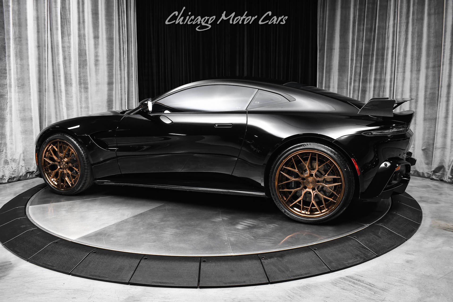 Used 2020 Aston Martin V8 Vantage Coupe RWD image 3
