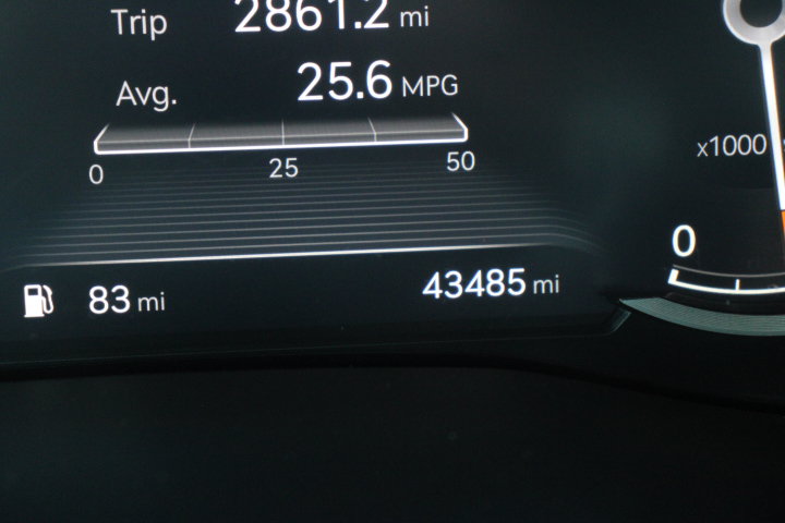 Used 2022 Genesis G70 2.0T RWD image 29