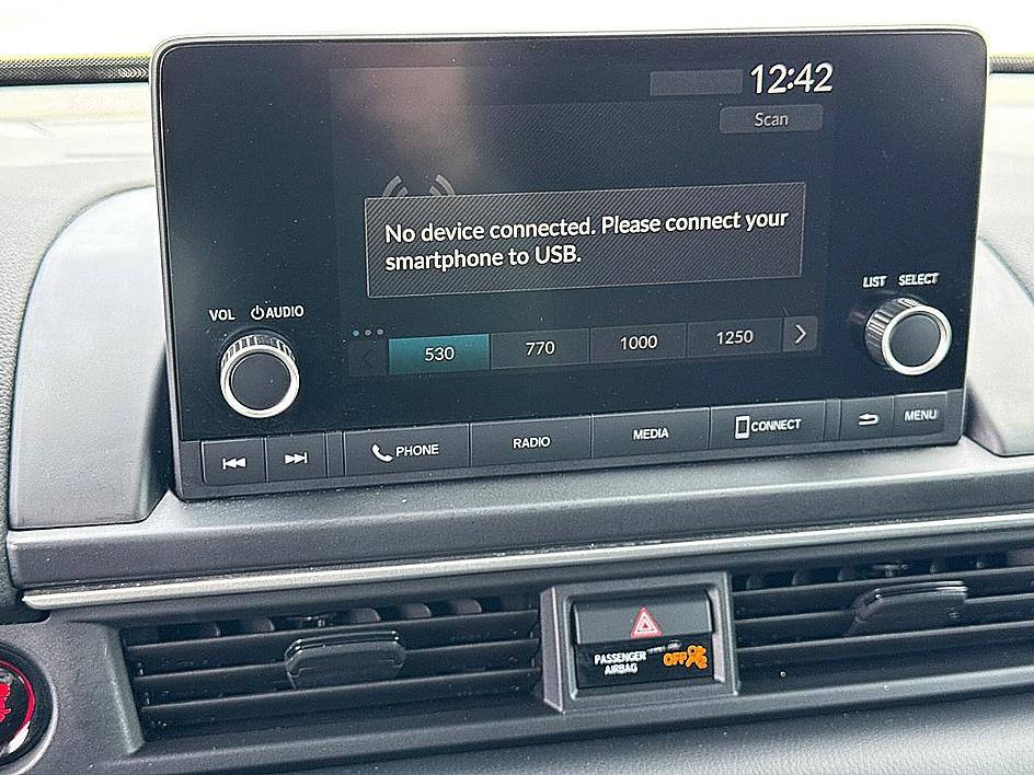 Used 2025 Honda Pilot Sport image 13