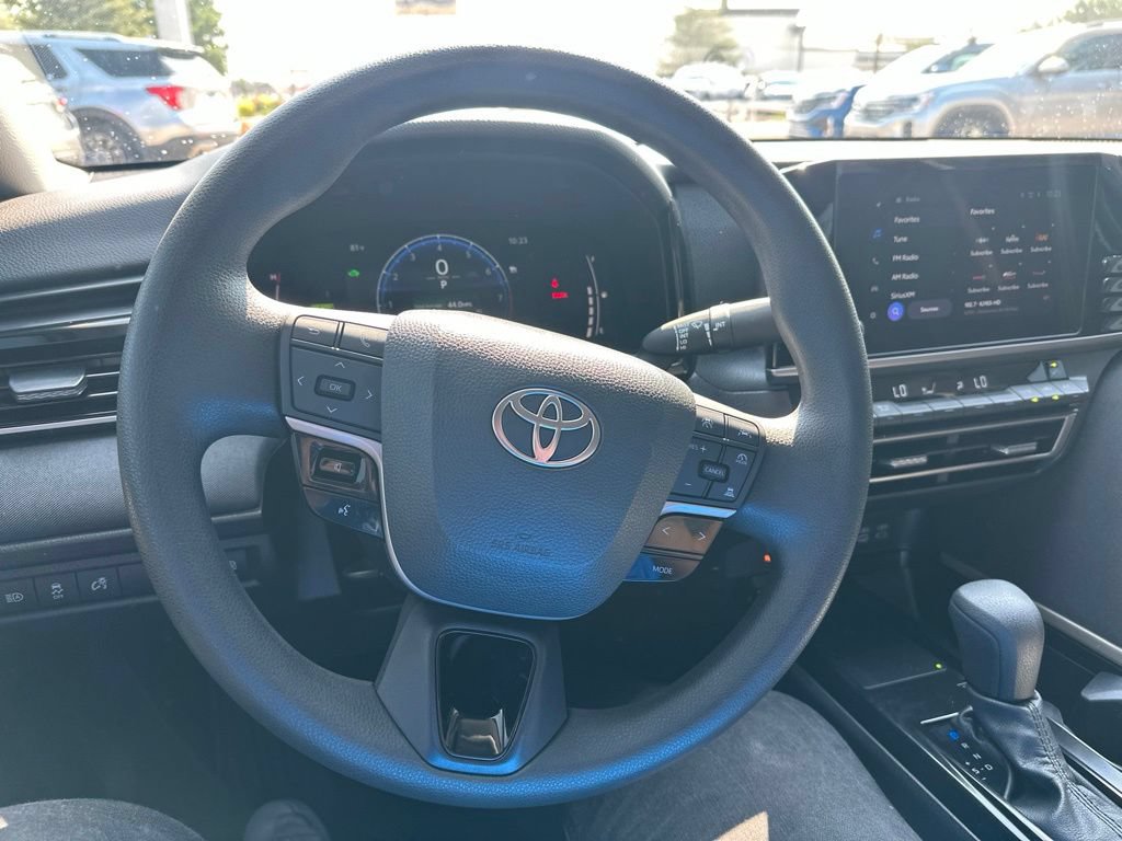 Used 2025 Toyota Camry LE FWD image 23