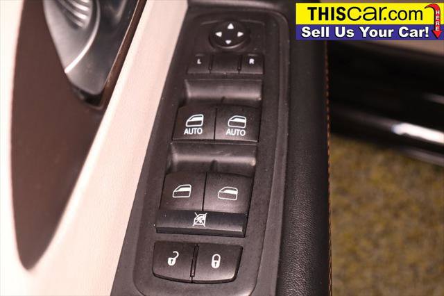 Used 2017 Chrysler Pacifica Touring-L FWD image 32