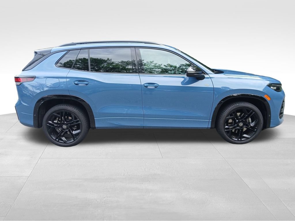 Used 2026 Volkswagen Tiguan SE R-Line AWD/4WD image 8