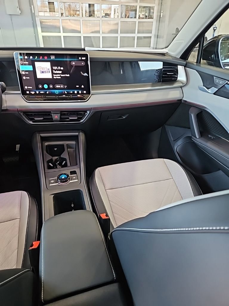 New 2026 Volkswagen Tiguan SE AWD/4WD image 24