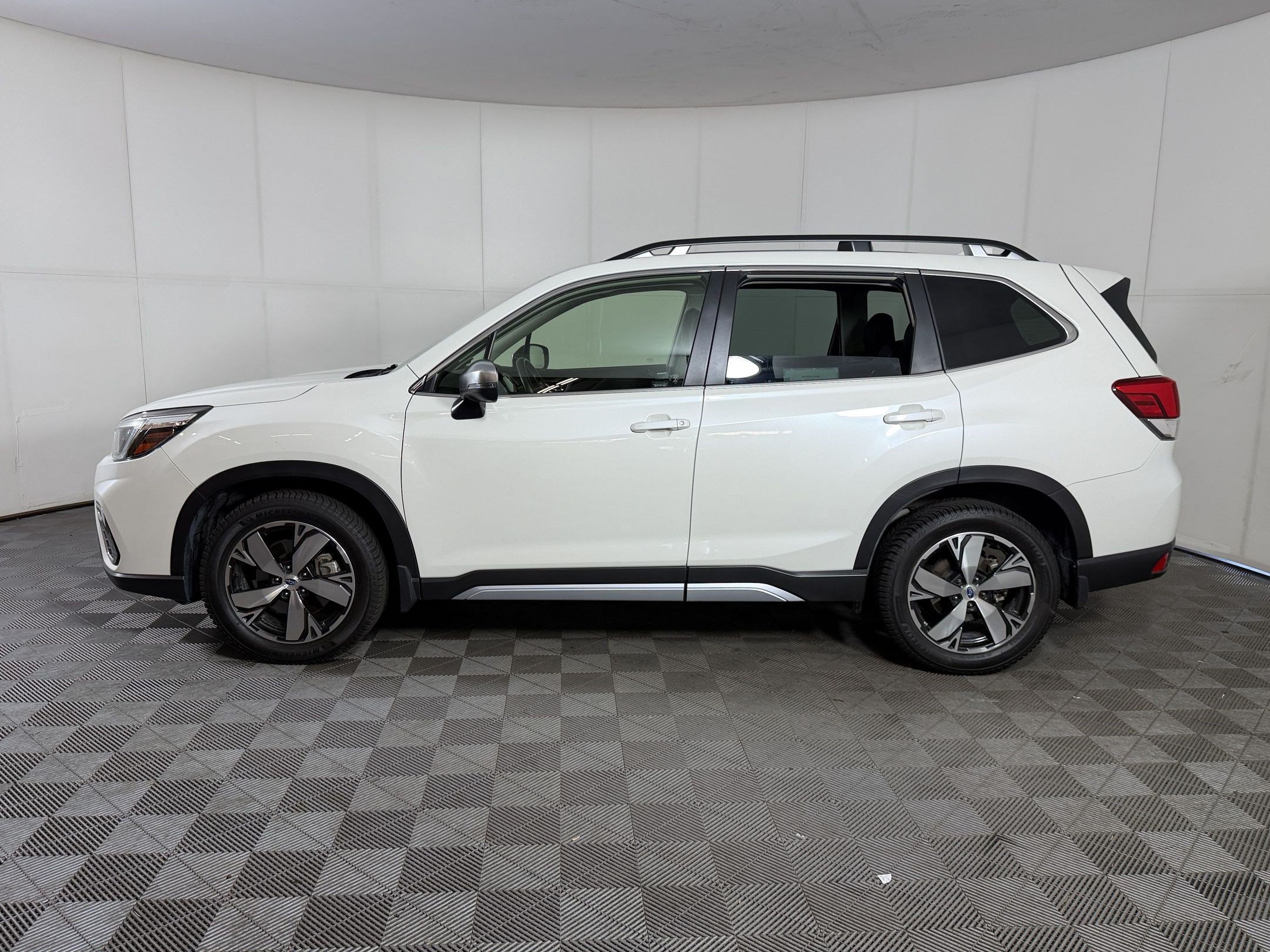 Used 2021 Subaru Forester Touring AWD/4WD image 2