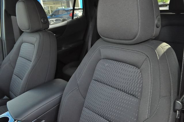 New 2026 Chevrolet Equinox LT w/ Safety and Technology Package FWD image 8