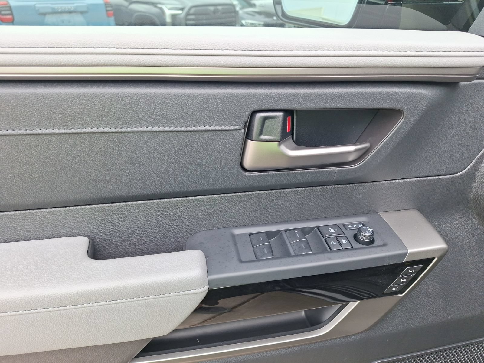 Used 2026 Toyota Tundra Limited AWD/4WD image 18