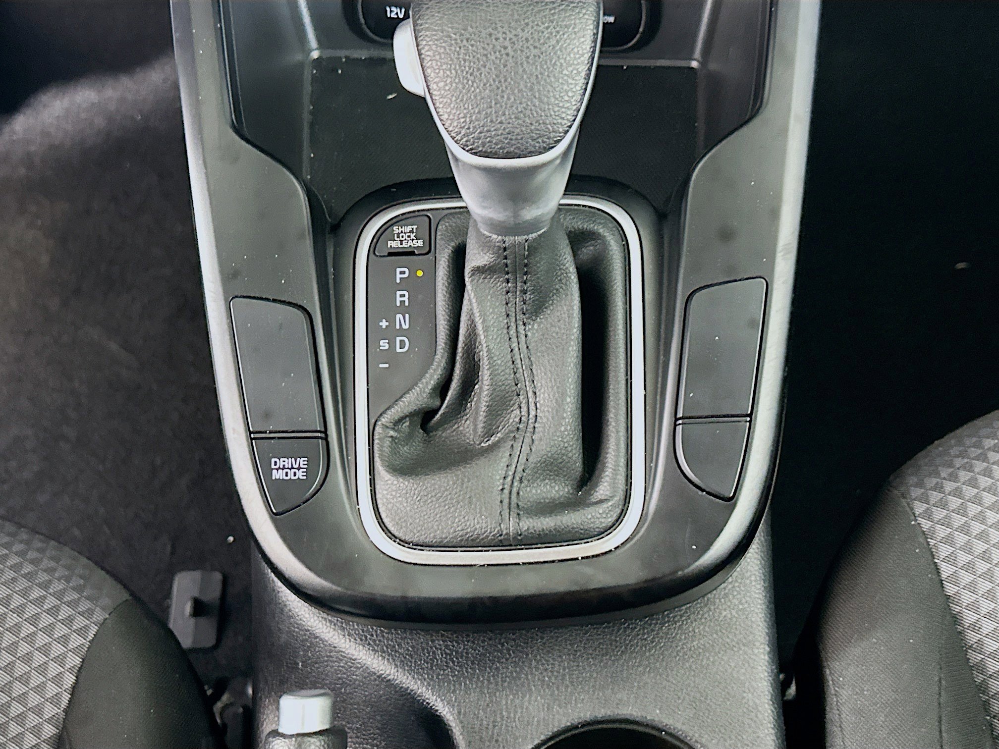 Used 2025 Kia Soul LX w/ LX Technology Package FWD image 24