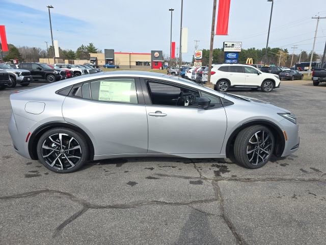 New 2026 Toyota Prius Plug-In Hybrid FWD image 2