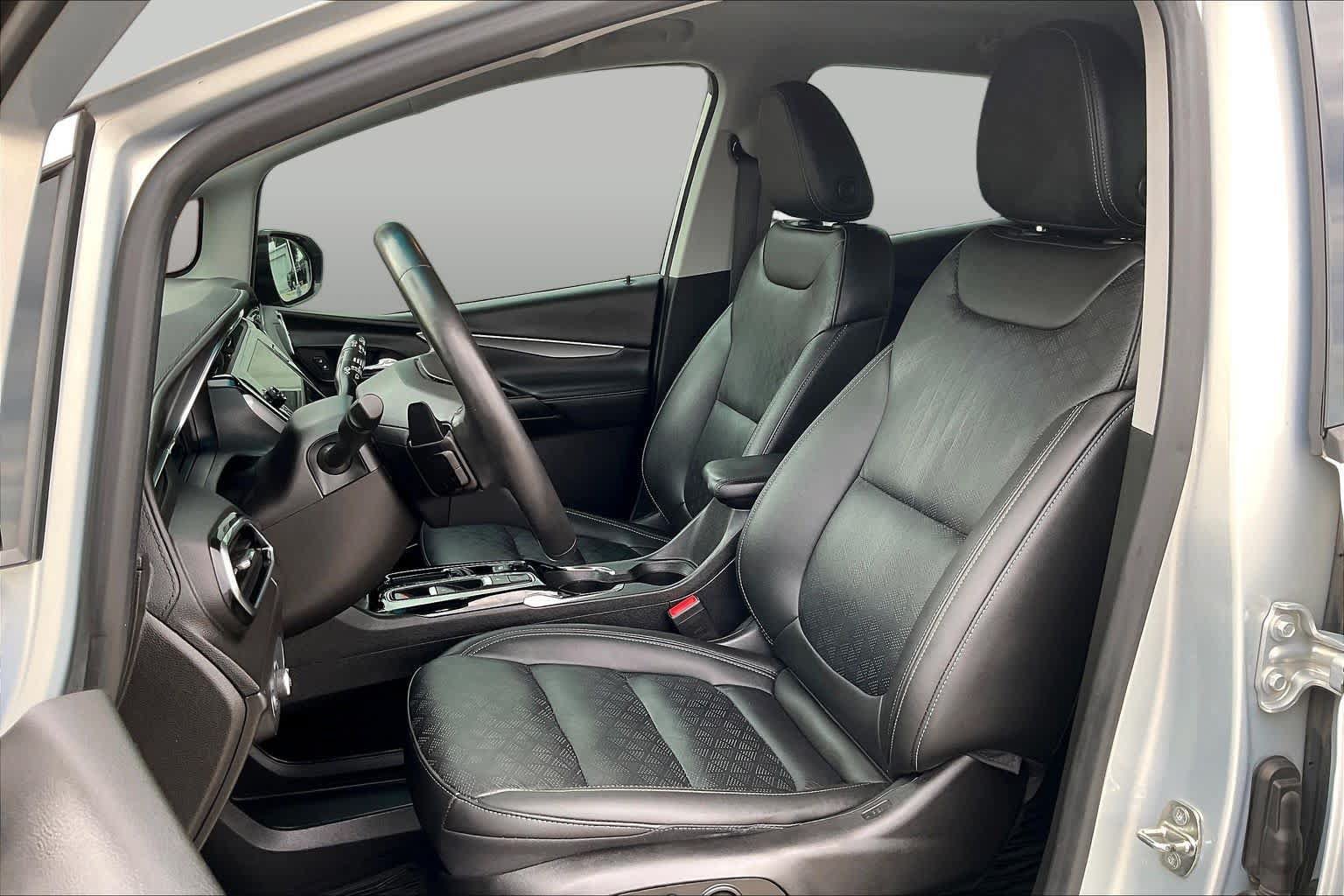 Certified 2023 Chevrolet Bolt LT w/ Infotainment Package FWD image 7