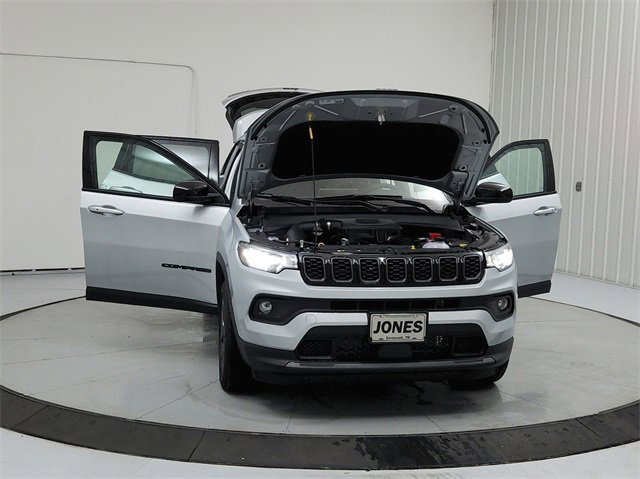 New 2026 Jeep Compass Latitude image 10