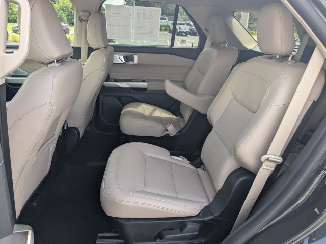 Used 2024 Ford Explorer Limited w/ Limited Technology Package RWD image 12