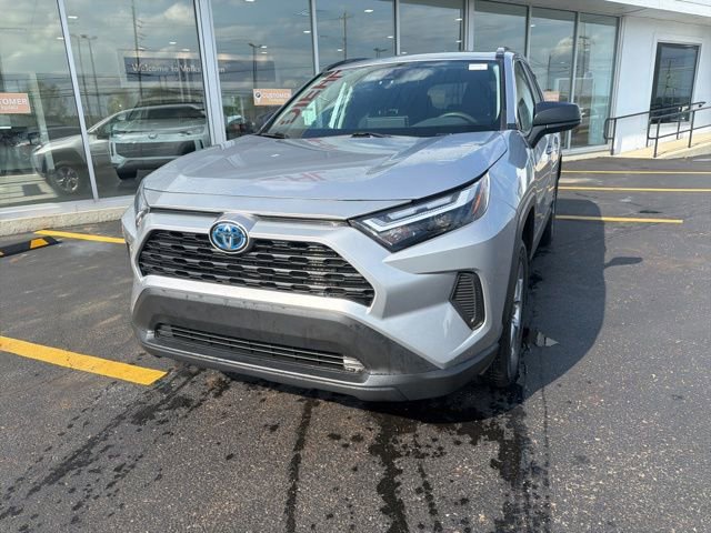 Used 2023 Toyota RAV4 LE AWD/4WD image 13