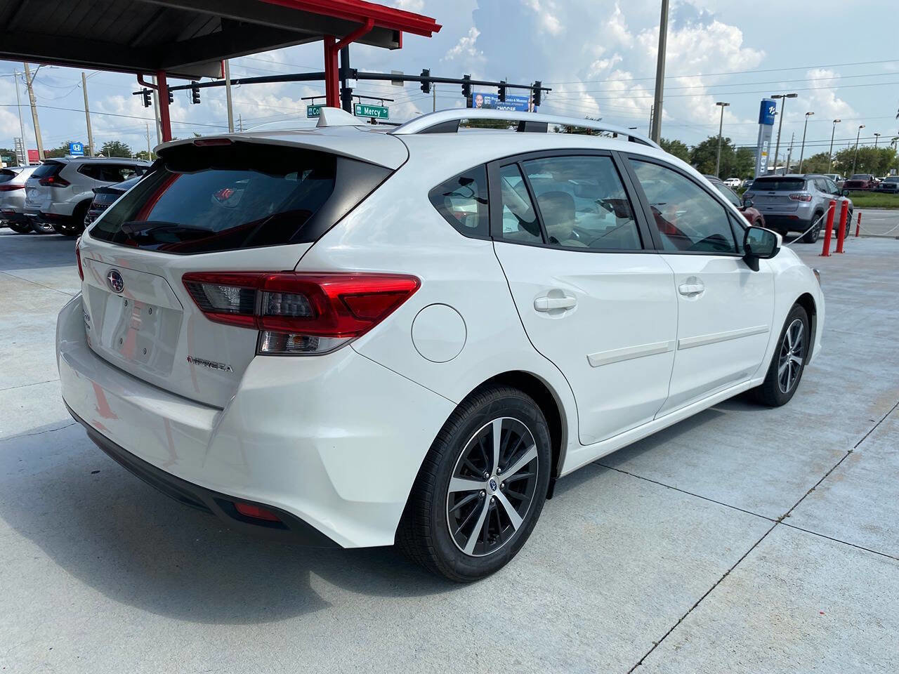 Used 2020 Subaru Impreza 2.0i Premium image 3