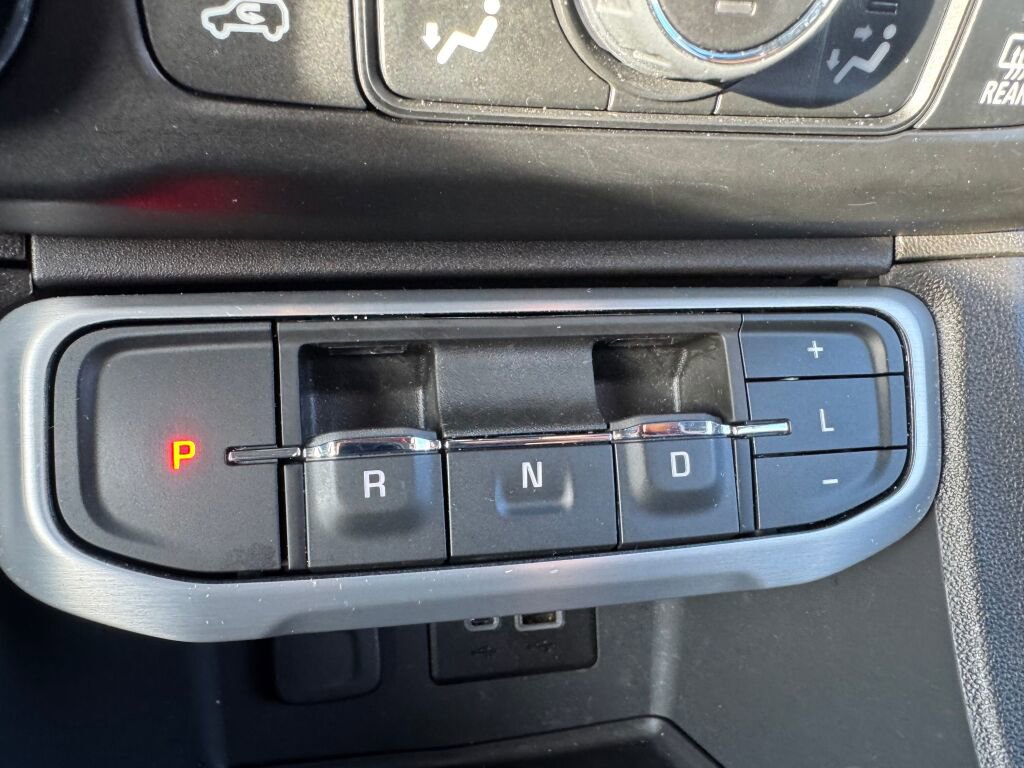 Used 2023 GMC Acadia SLE w/ Driver Convenience Package image 25