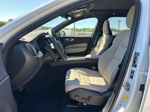 New 2026 Volvo XC60 B5 Plus w/ Protection Package Premier AWD/4WD image 15