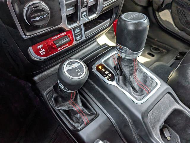 Used 2023 Jeep Gladiator Rubicon w/ Cold Weather Group AWD/4WD image 12