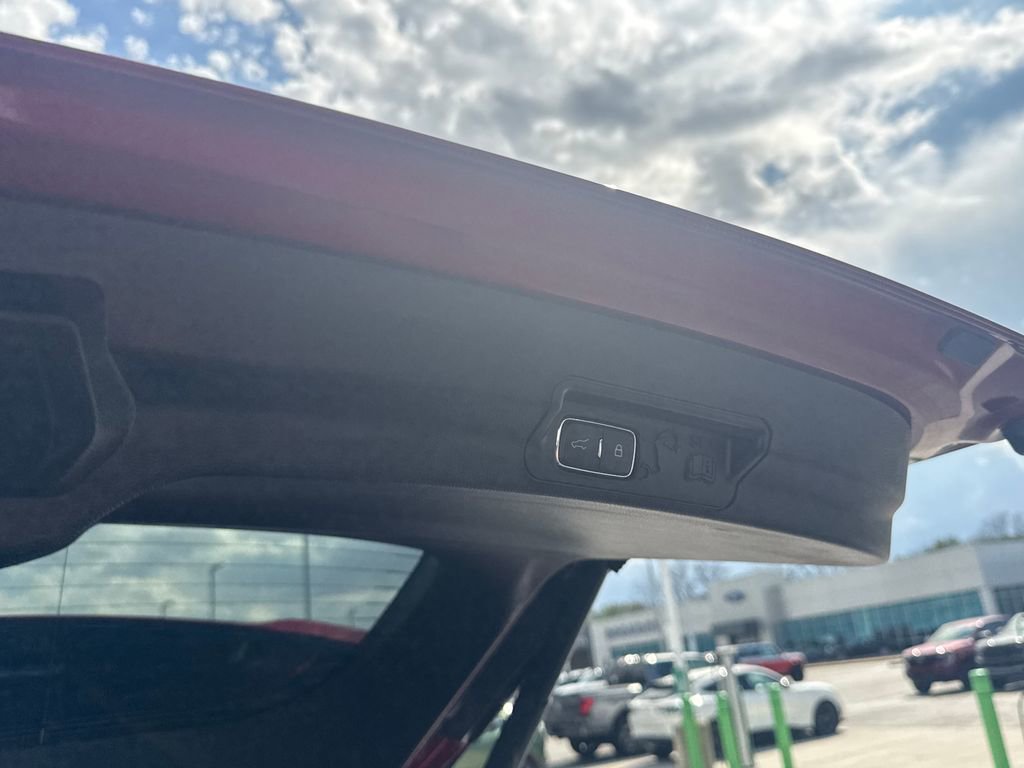 Used 2023 Ford Explorer ST AWD/4WD image 31