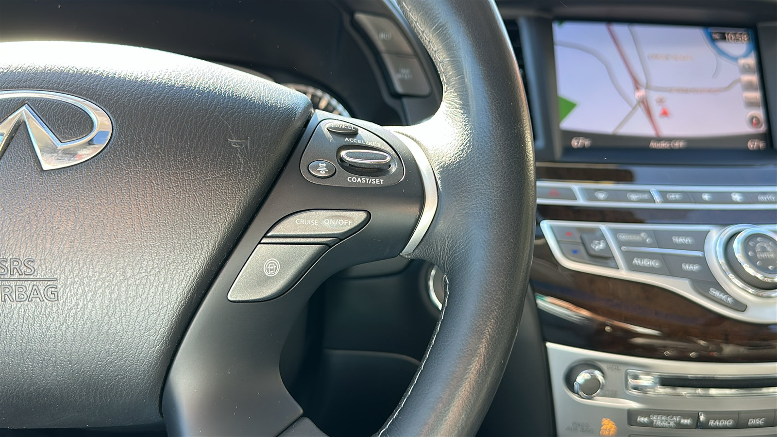 Used 2019 INFINITI QX60 Luxe w/ Sensory Package AWD/4WD image 17
